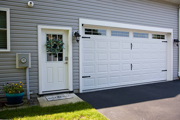 24/7 Emergency Garage Door Panel Replacement experts in Jeanerette, LA